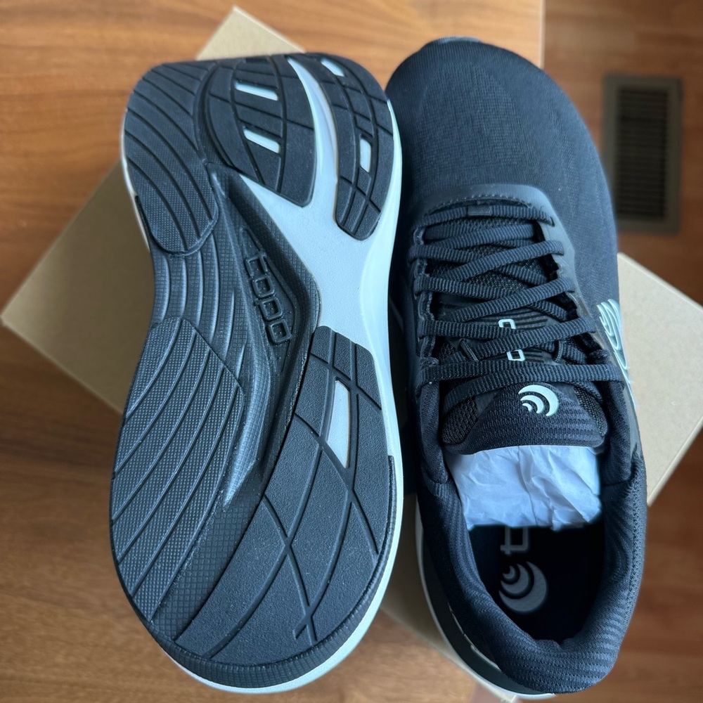 Topo Athletic Ultrafly 6 Running shoes women’s 7.5 NEW - Picture 3 of 6